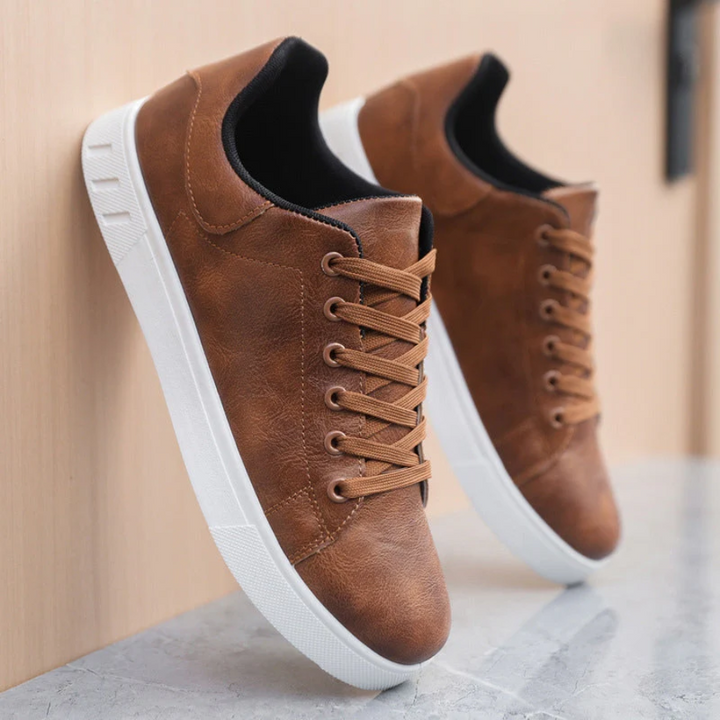 Men's Contrast Sole Lace-Up Low Top Sneakers