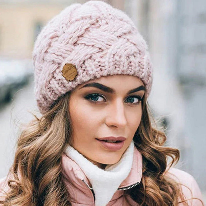 Women's Chunky Cable Knit Beanie