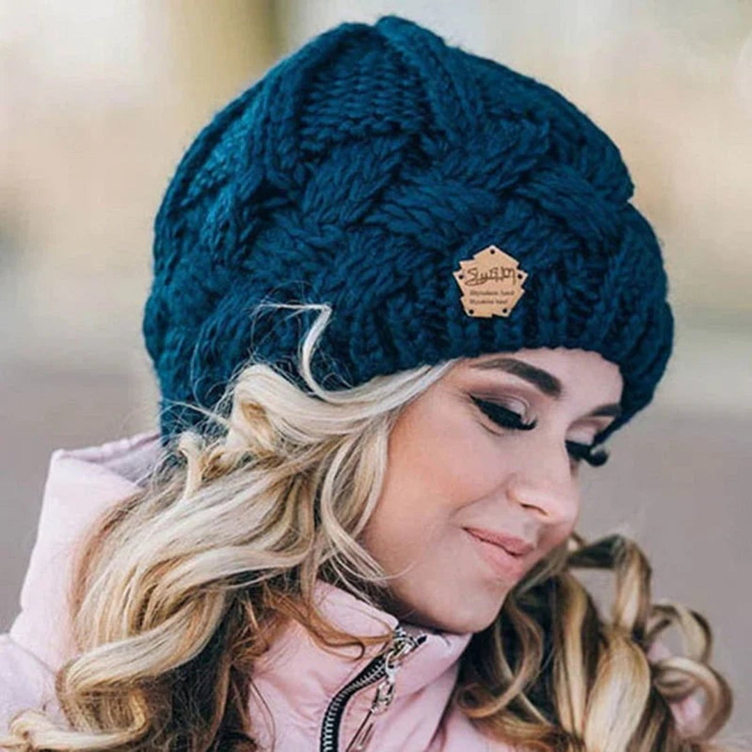 Women's Chunky Cable Knit Beanie